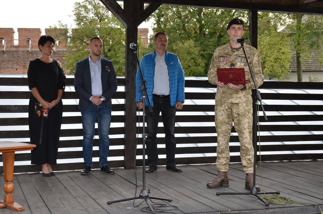 Не могла собі уявити, що представлятиму до нагороди Народний Герой свого… сина! Репортаж із церемонії у Луцьку 25
