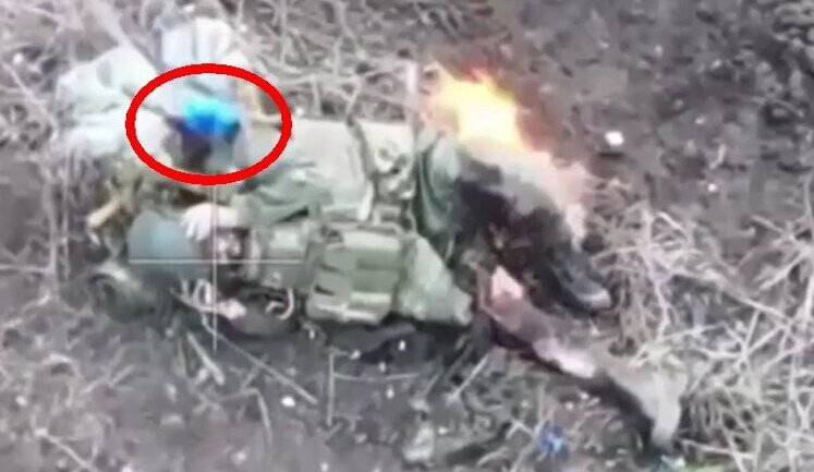 Kamikaze drone lands on shoulder of wounded occupier and blows off his head. VIDEO 18+