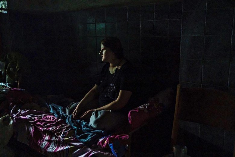 У Харкові пологовий будинок переїхав під землю: мами та діти сплять у коридорах 02 У Харкові пологовий будинок переїхав під землю: мами та діти сплять у коридорах 02