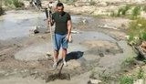 "Петре Олексійовичу, передаю вам привіт. До речі, ось тут неподалік стоїть Нацгвардія", - Фірсов показав нелегальний видобуток бурштину на Житомирщині. ВIДЕО
