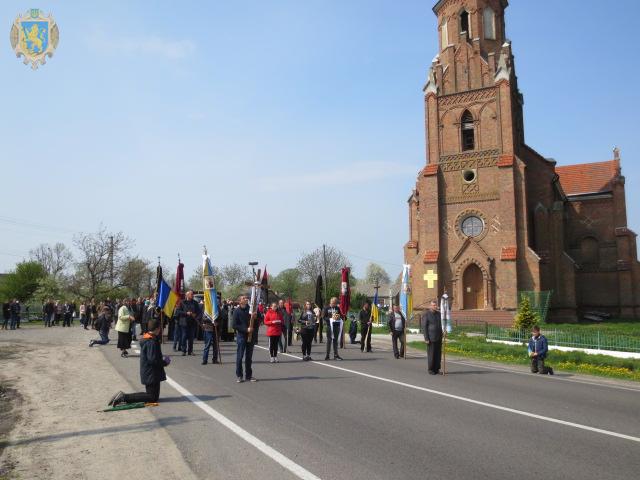 З воїном 24-ї ОМБр Володимиром Куциком, який загинув у зоні ООС, попрощалися на Львівщині 12 З воїном 24-ї ОМБр Володимиром Куциком, який загинув у зоні ООС, попрощалися на Львівщині 12
