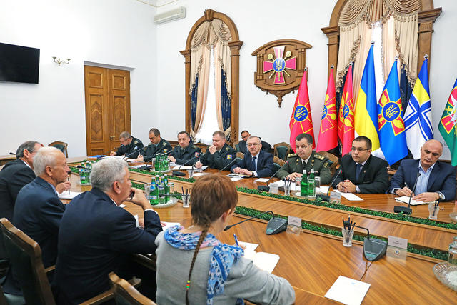 минобороны советники