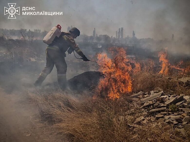 Fire caused by shelling of Ochakiv