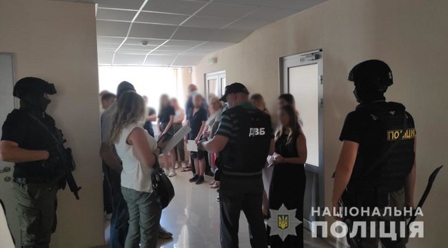 Колектори погрожували боржникам підробленим порно-компроматом у 5 областях України, - Нацполіція 01