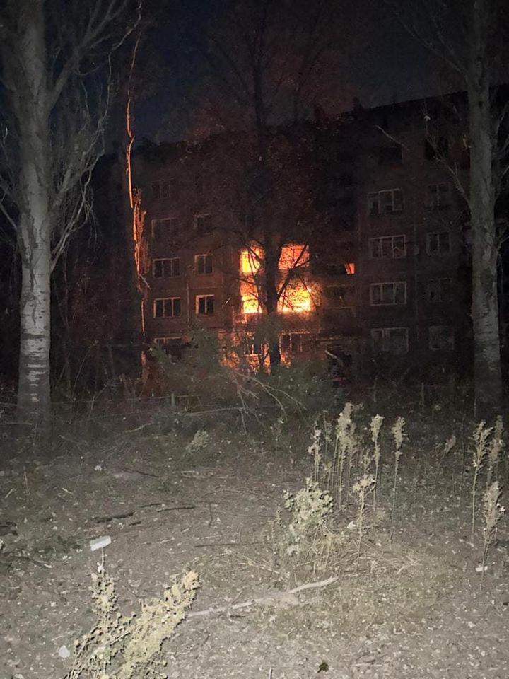 Россияне нанесли авиаракетный удар по Авдеевке на Донетчине: разрушена пятиэтажка 03 Россияне нанесли авиаракетный удар по Авдеевке на Донетчине: разрушена пятиэтажка 03