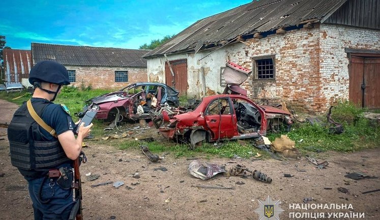 Атаки на Сумщину: попадание в 9-этажное здание и массированные обстрелы области за сутки. ФОТОрепортаж