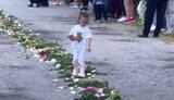 похорон,квіти,дівчинка