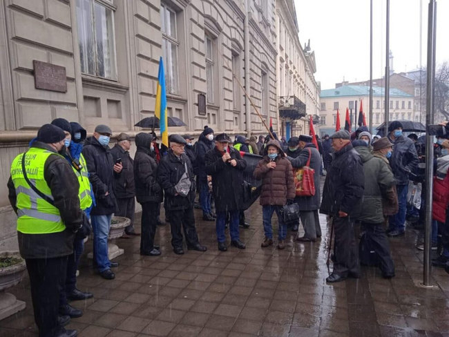 Вово, вже не смішно: у Полтаві, Житомирі та Львові протестують проти підвищення тарифів, демонстранти перекривають траси 10