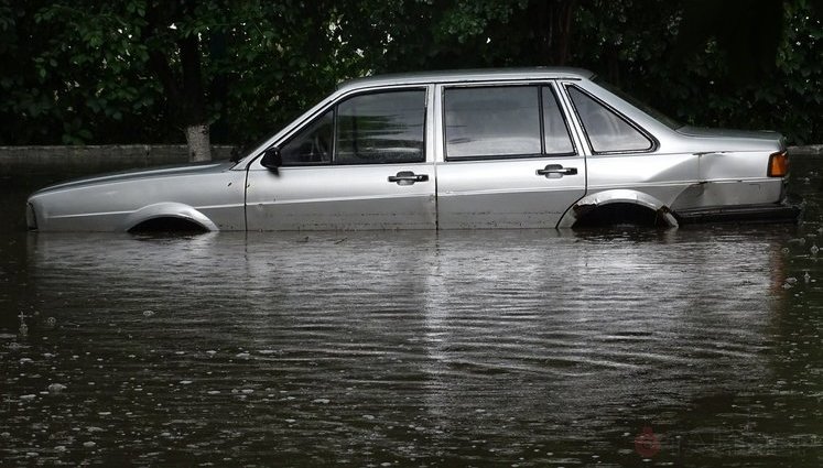 Rain floods Izmail, water level reaching two meters. PHOTOS