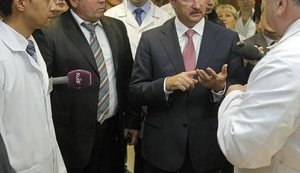 Лікарні Києва можуть залишитися без медичного персоналу, - ексмер Попов