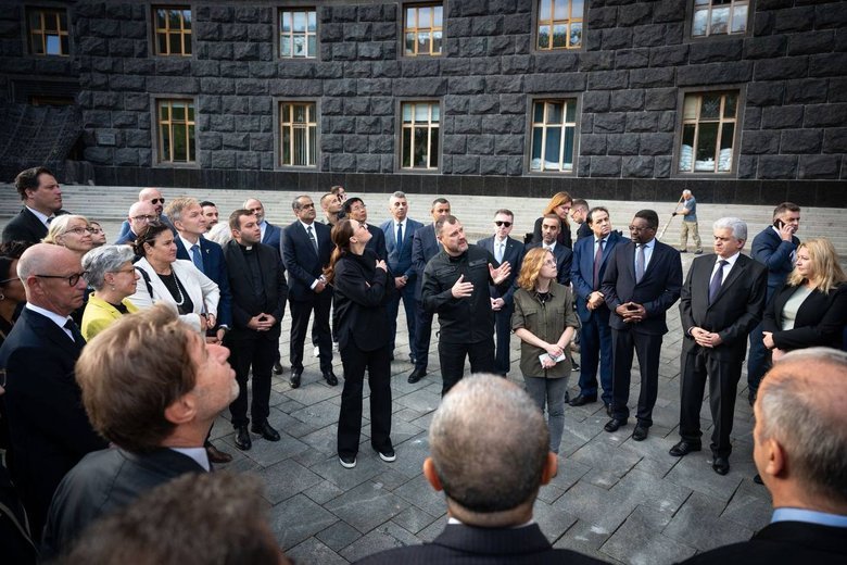 Russian strike on the Cabinet building. Diplomats were shown the consequences
