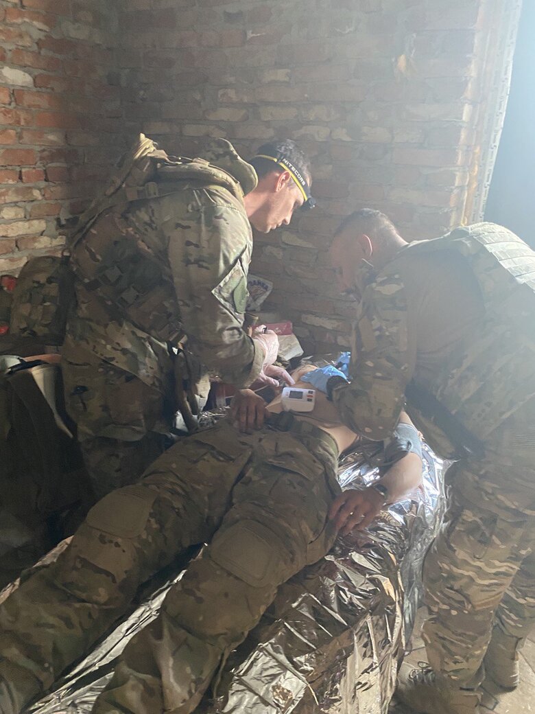 Командир медроти бойового підрозділу патрульної поліції Олександр Войтенко: Найбільша проблема на фронті - затяжна евакуація 11