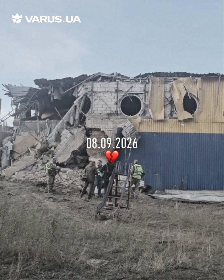Російська атака суттєво пошкодила супермаркет Varus на Солом'янці в Києві