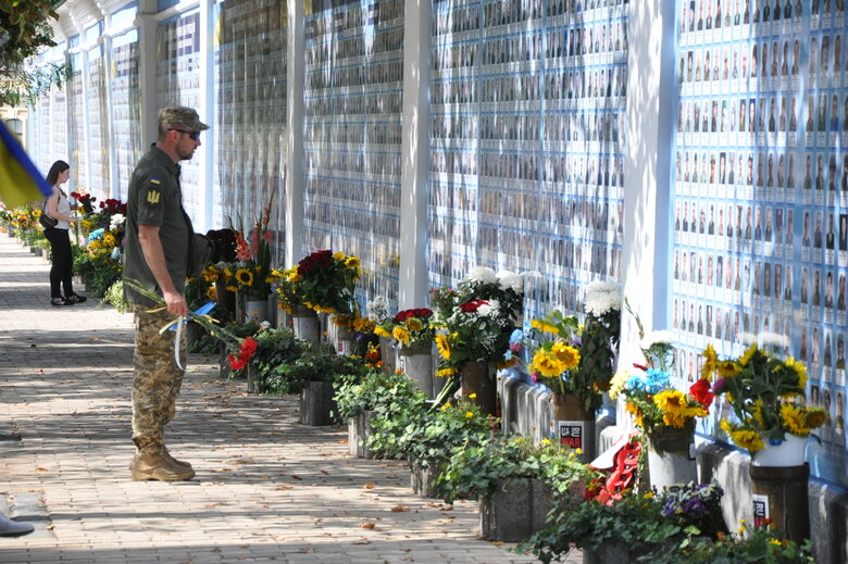 Пам’ять полеглих захисників України вшанували у Києві 22