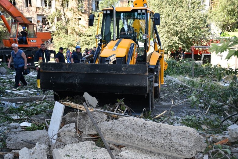 Кількість загиблих внаслідок обстрілу Миколаєва рашистами зросла до 5 осіб, - ДСНС 03