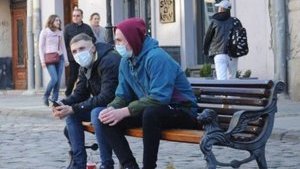 Во Львове мало оснований для существенных смягчений карантина, - главный медик Зуб