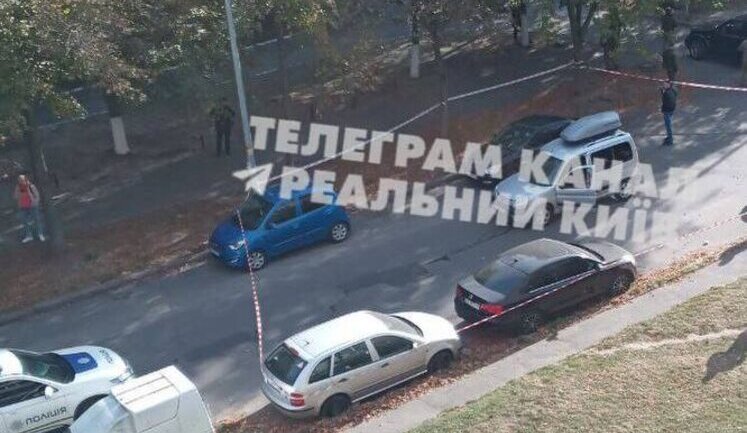 Soldier at checkpoint in Kyiv shot at car and wounded driver. PHOTO