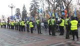 Под Радой проходят митинги против рынка земли и с требованием погасить долги по зарплате шахтерам. ФОТОрепортаж
