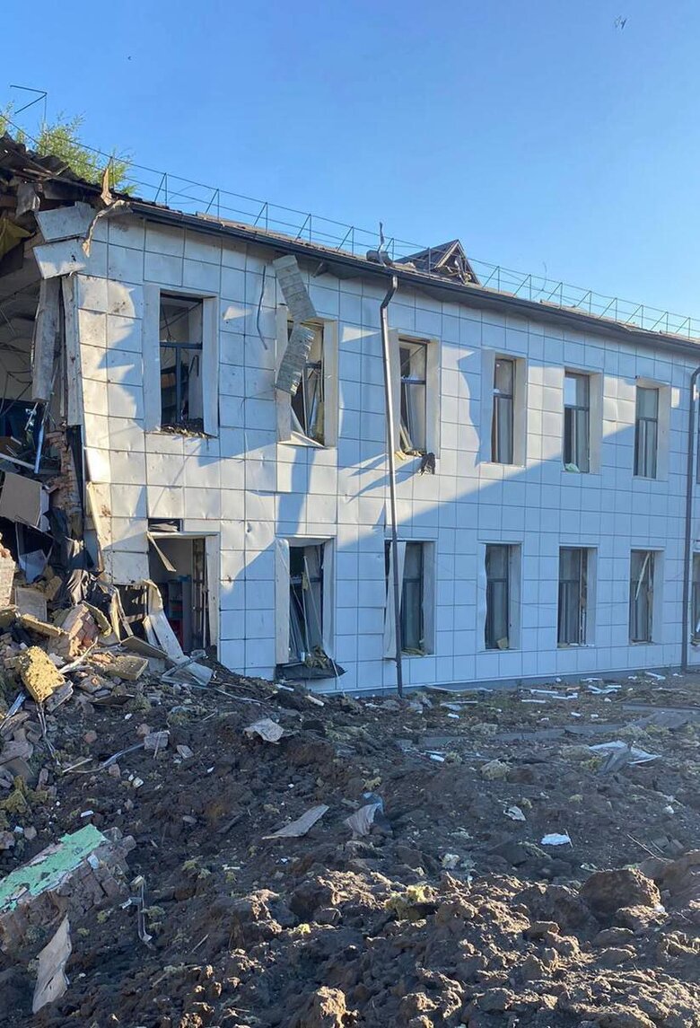 Окупанти накрили вогнем три райони Дніпропетровщини: пошкоджено приватні будинки, зруйновано три школи, трансформатор, - Резніченко 04