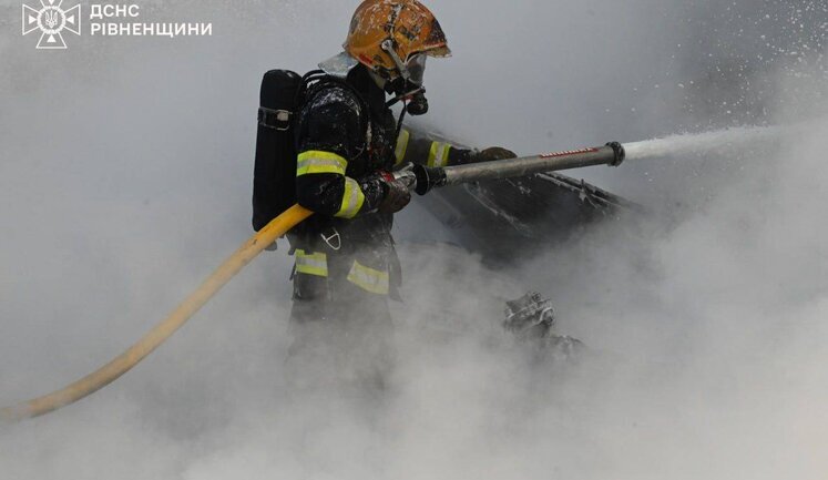 Fire at infrastructure facility in Rivne region caused by enemy strike is extinguished. PHOTOS