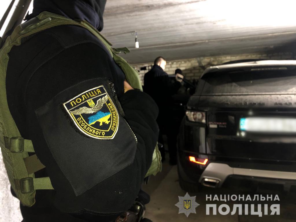 Угон авто: Полиция задержала в Херсоне криминального авторитета по  подозрению в угоне автомобилей элитных марок. ФОТОрепортаж | Цензор.НЕТ