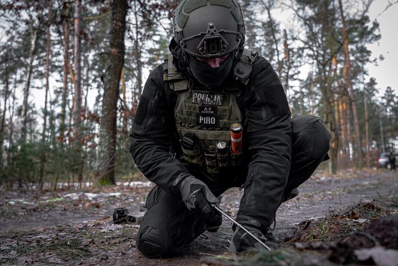 Polish police secretly demined Kyiv region for 5 months, - Wirtualna Polska 03