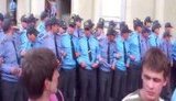 В Беларуси прокатилась волна арестов: людей задерживают за "несанкционированные прогулки на площадях".+ ВИДЕО.