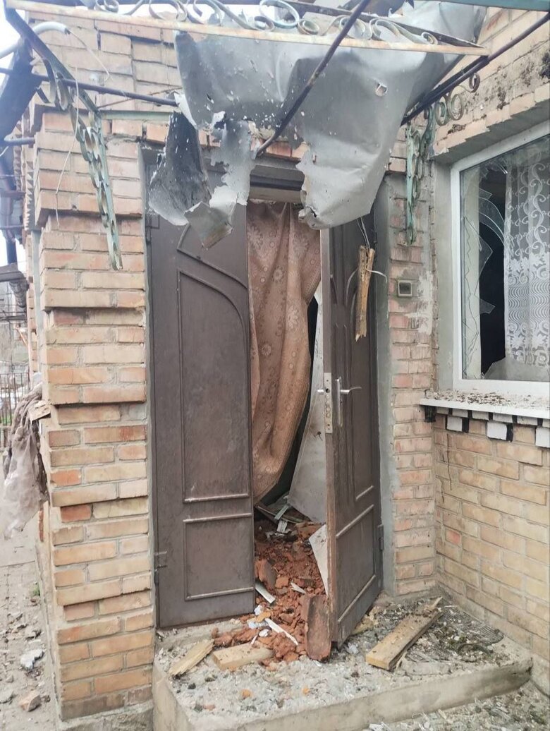 Russians attacked Nikopol district on 4 April