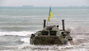 Odesa cadets trained to drive combat vehicles afloat. PHOTOS