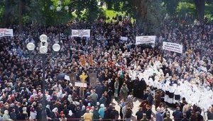 Депутаты и "жернова дьявола": запретный май в Верховной Раде
