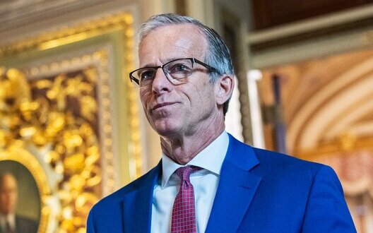 Джон Тун став лідером республіканців у Сенаті США