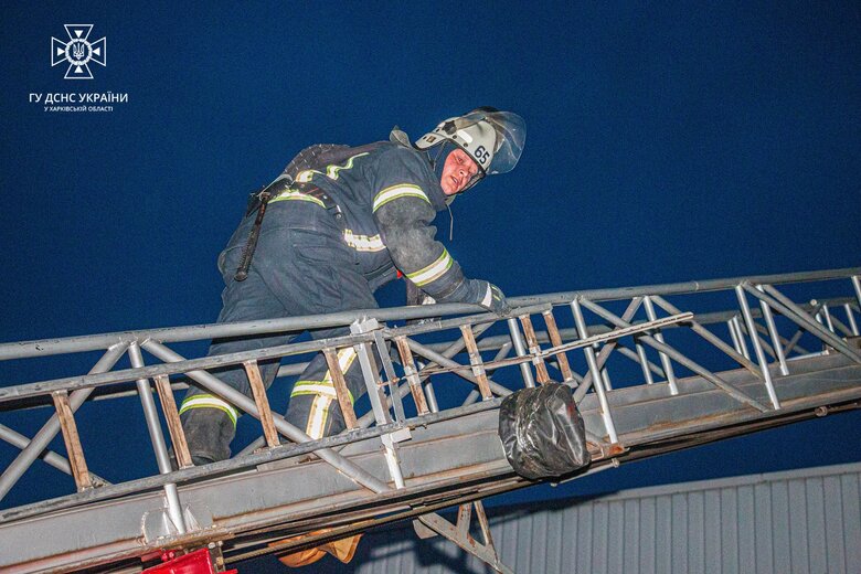Ліквідовано наслідки нічного удару дронами по Харкову, - ДСНС 04