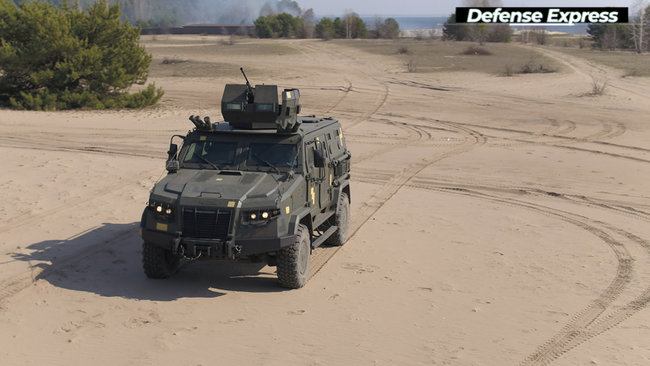 На озброєння ЗСУ прийнято бронеавтомобіль КОЗАК-2М1 02