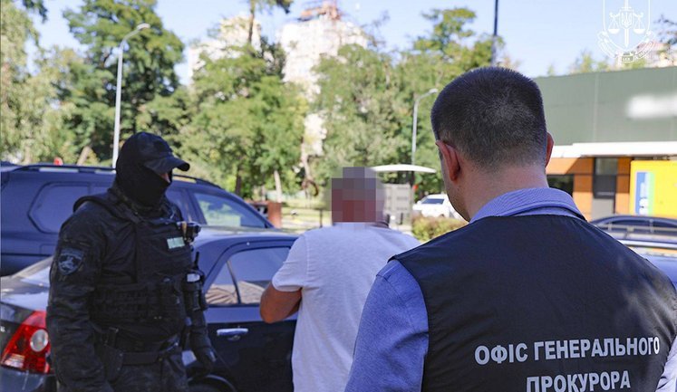Снятие с розыска и исключение из воинского учета за $35 тыс.: задержан военнослужащий, который обещал повлиять на ТЦК. ФОТОрепортаж