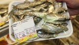 Как донецкие супермаркеты избавляются от просроченных продуктов: "травитесь и экономьте". ФОТОрепортаж