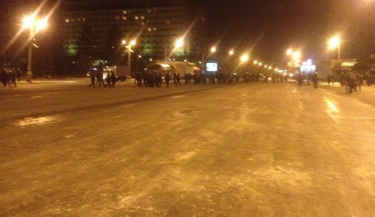 В Запорожье настоящая охота на евромайдановцев: активистов избивают "титушки", а "менты" грузят их в воронки, - Куренной. ФОТО