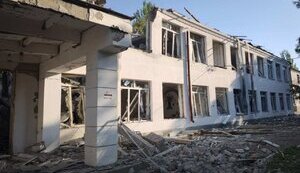 Россияне атаковали Днепропетровщину дронами, артиллерией и КАБами: повреждены дома, детский сад, магазины. ФОТОрепортаж