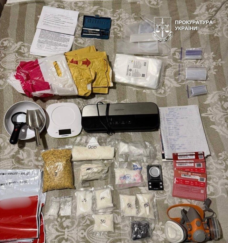 У Києві затримали наркозбувача, який поштою розсилав PVP по Україні