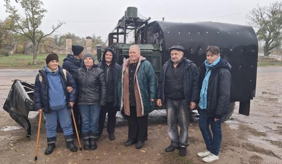 Еще 15 человек удалось эвакуировать из Берислава, несмотря на постоянные российские обстрелы. ФОТОРЕПОРТАЖ