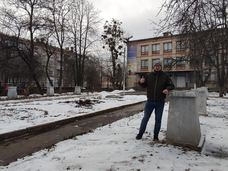 У Харкові демонтували алею комсомольців