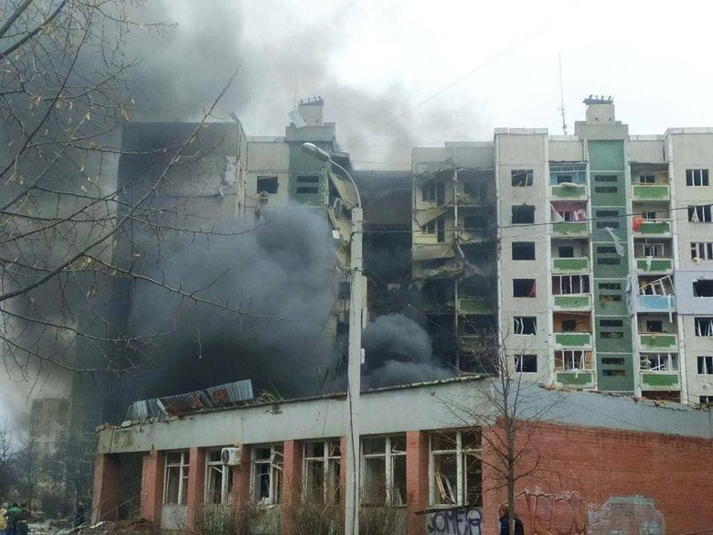 Російські окупанти нанесли ракетний удар по житловим будинкам у центрі Чернігова: И это они, бл#дь, не бомбят дома жилые?! Это п#здец! 09