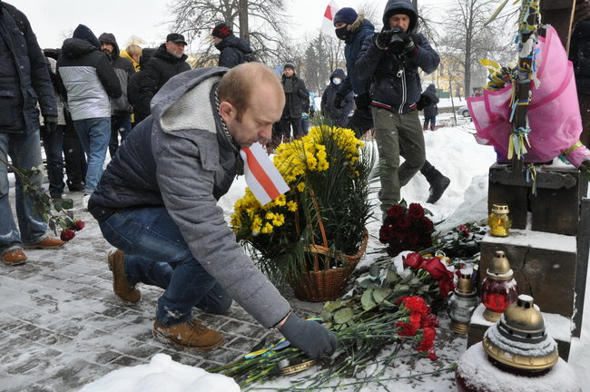Kyiv marks anniversary of deadly shootings during EuroMaidan protests 13