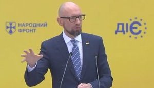 Яценюк - Порошенку: Прошу вас звільнити Україну від кума Путіна Медведчука