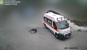 Another Russian war crime: occupiers attack ambulance in Kherson. VIDEO