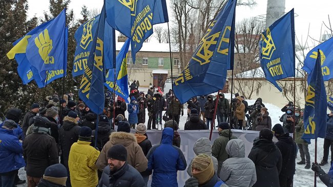 Який на#уй Московський? і Зеленський, закрий суд: активісти пікетували Окружний адмінсуд Києва 10