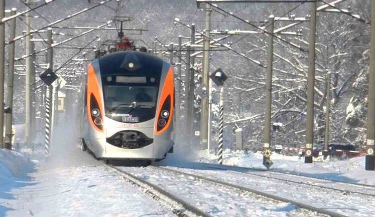 "Укрзализныця" назначила первые 15 дополнительных поездов на длинные выходные в марте