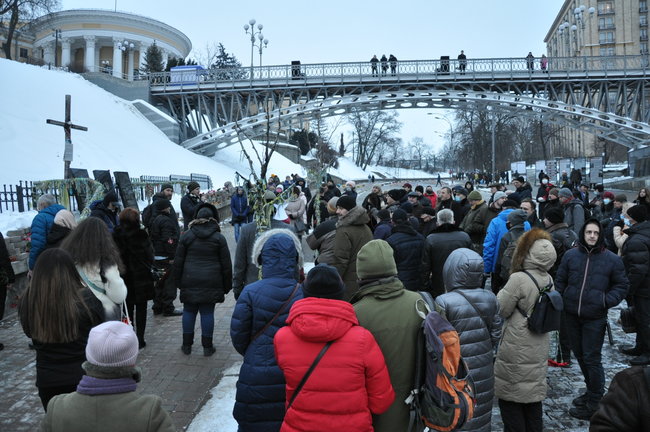 Вечір памяті Небесної Сотні відбувається в центрі Києва 07