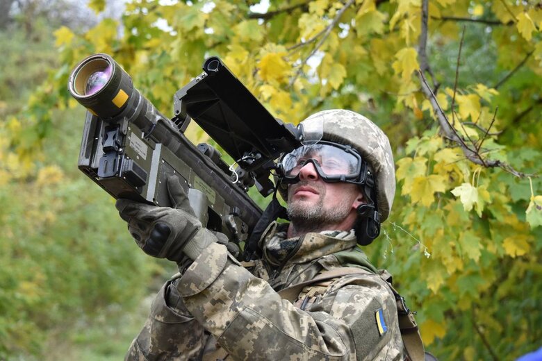 Ваш професіоналізм і влучність не лишають окупантам жодного шансу, - Зеленський привітав воїнів із Днем Зенітних ракетних військ 05