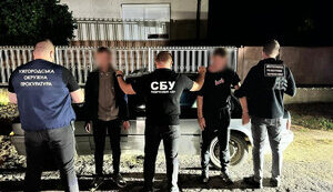 Smugglers detained in Zakarpattia for transporting draft dodger to Hungary for $5,500 – State Border Guard Service. PHOTOS