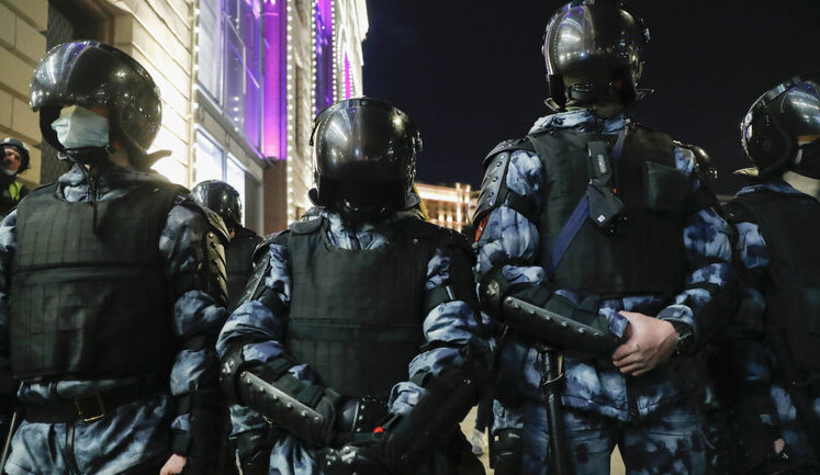 МВС Росії хоче отримати доступ до всіх банківських переказів і телефонних дзвінків росіян